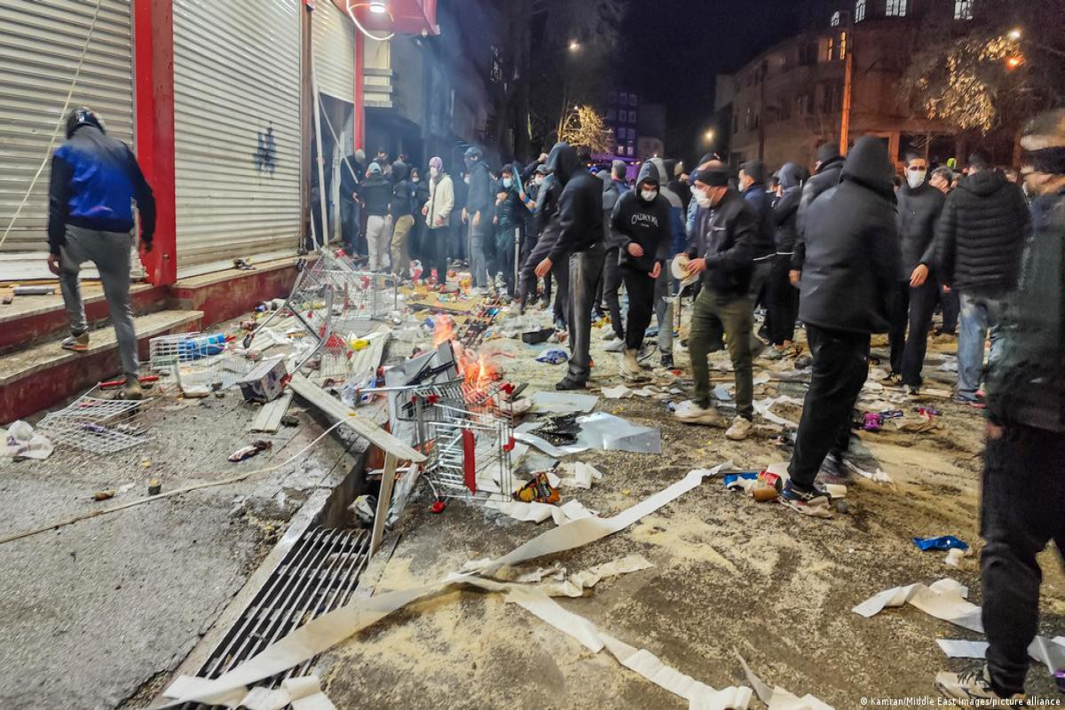 В Иране сообщили о гибели 25 правоохранителей от рук бунтовщиков