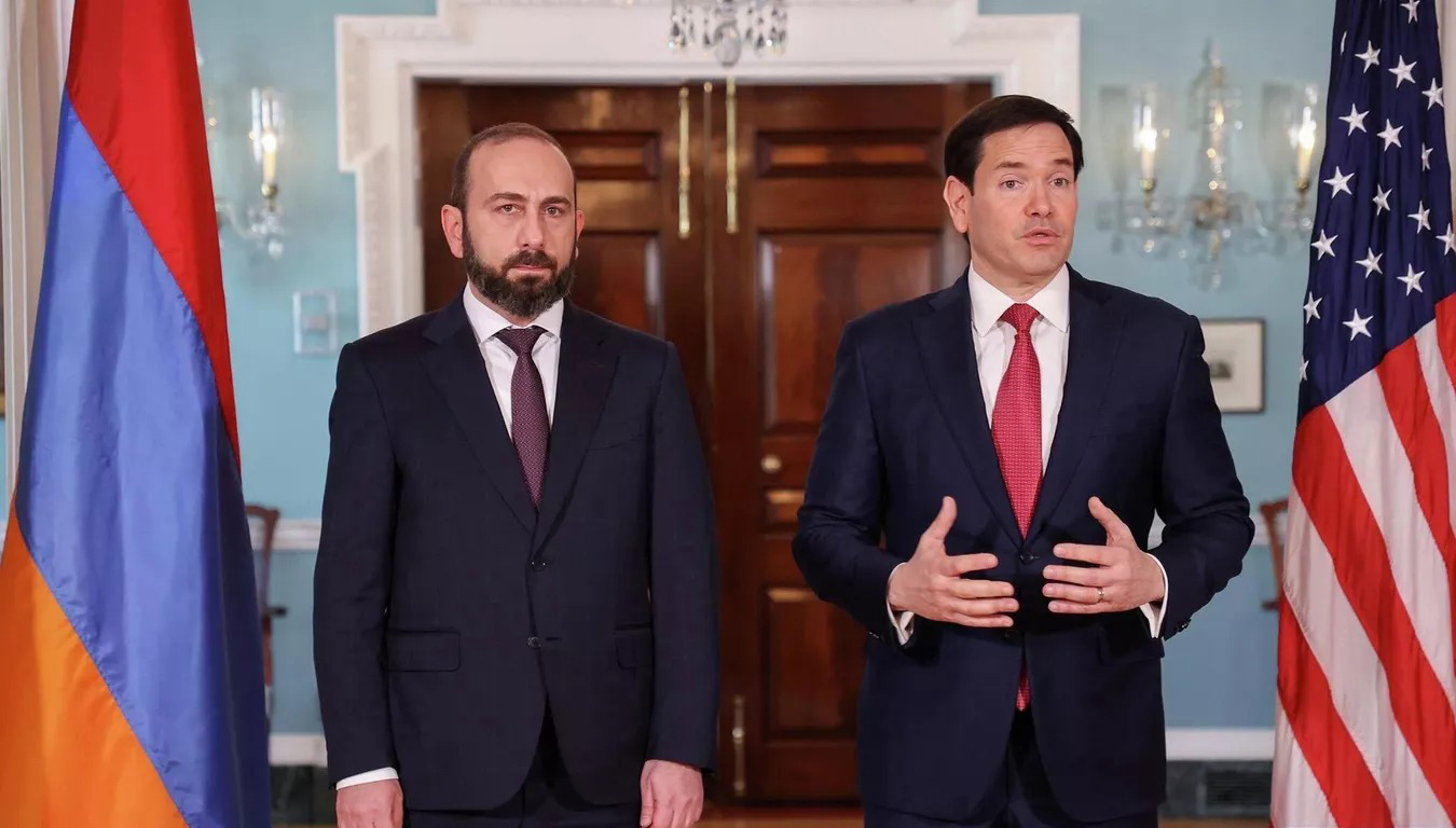 Черным по белому