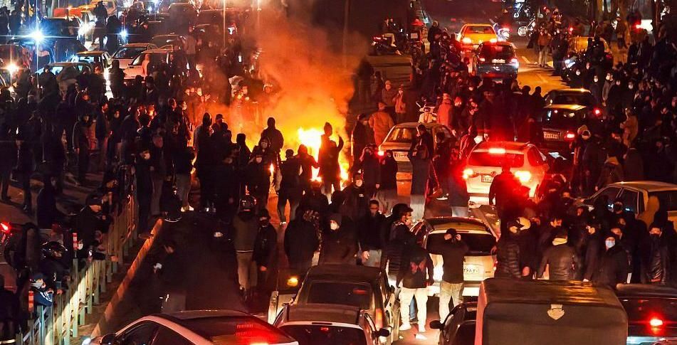 В Иране за последние дни зафиксированы массовые поджоги и разрушения государственного имущества - Посольство