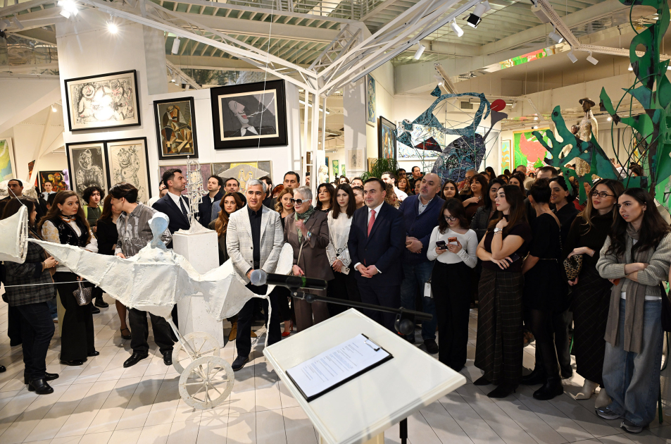 В Музее современного искусства открылась выставка под названием &laquo;Гейзер&raquo;