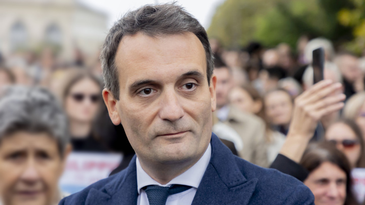 Филиппо: Макрон должен забыть про Украину, Гренландию, ЕС и спасать Францию