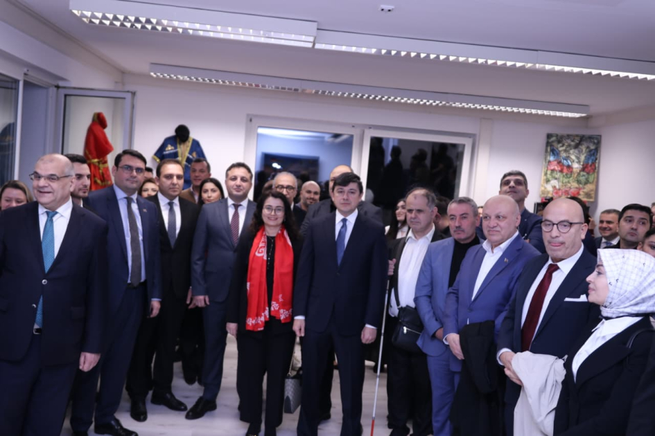 За рубежом открылись еще один Дом Азербайджана и воскресная школа