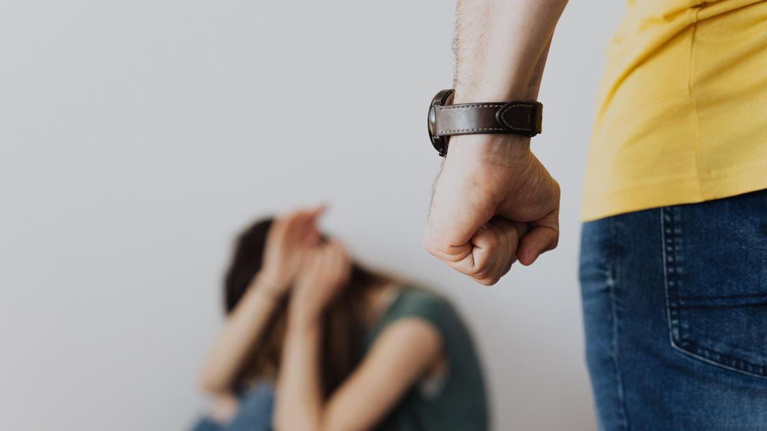 Насилие за закрытыми дверями,