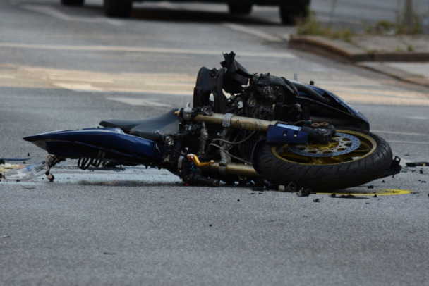 В Баку автомобиль насмерть сбил мотоциклиста