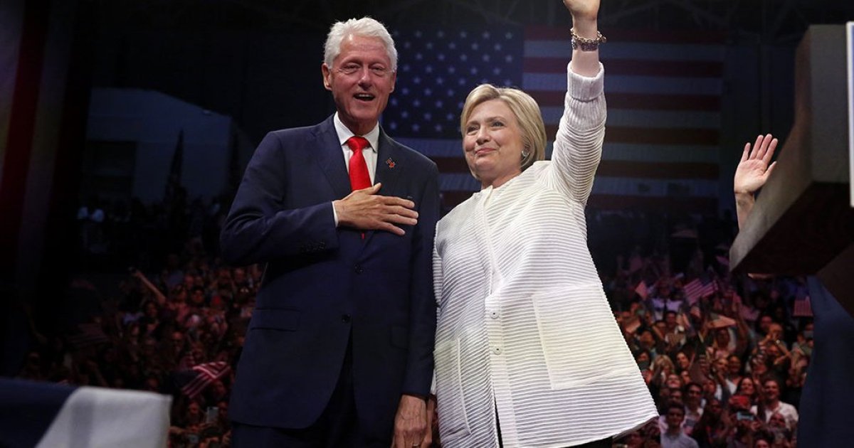 Дело Эпштейна догнало Клинтонов