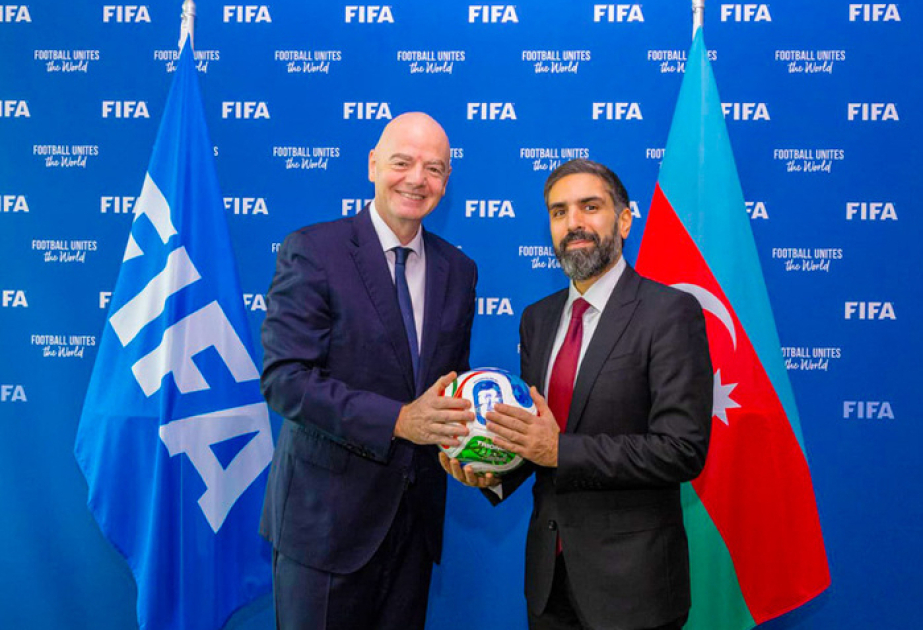 Ровшан Наджаф встретился с президентом ФИФА