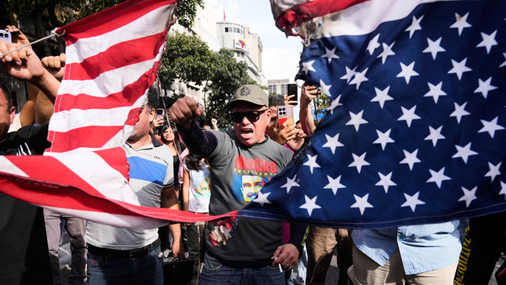 Протестующие в Венесуэле верят в освобождение Мадуро