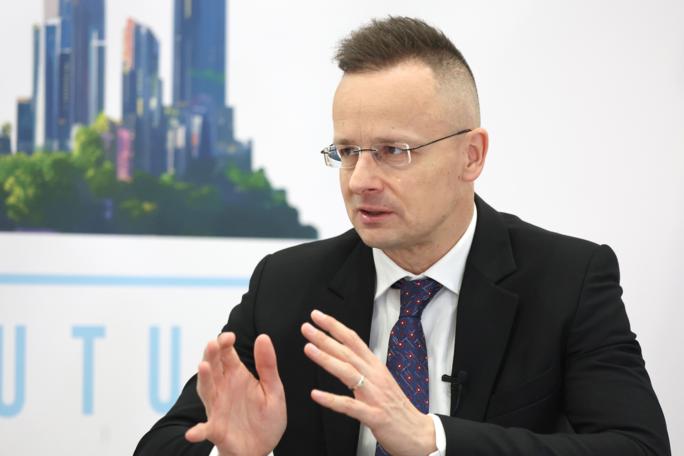 Сийярто предупредил Украину, что вмешательство в выборы в Венгрии может ей дорого обойтись