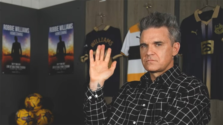 Робби Уильямс обошел Beatles по числу альбомов на вершине британского хит-парада