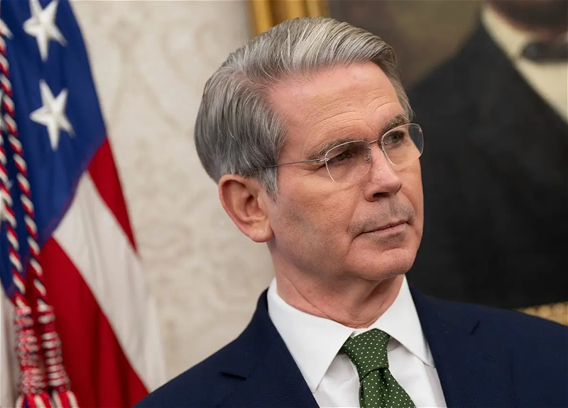 Бессент: Вашингтон не позволит Канаде стать &laquo;лазейкой&raquo; для товаров из КНР в США