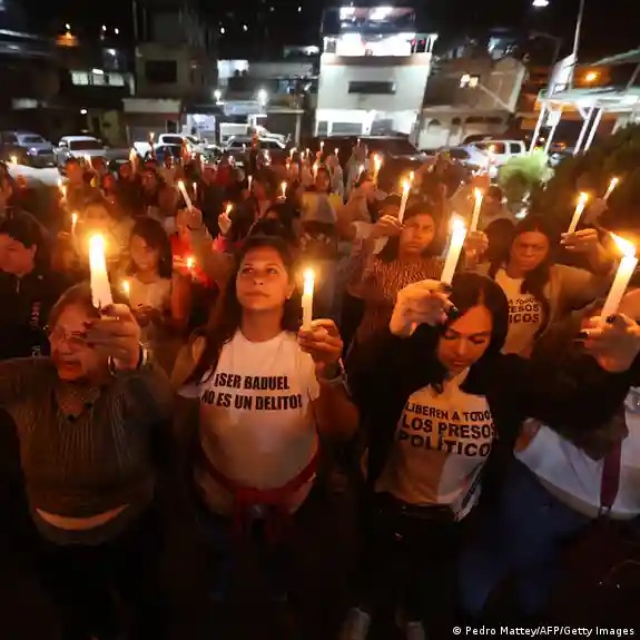 Сотни политзаключенных на свободе