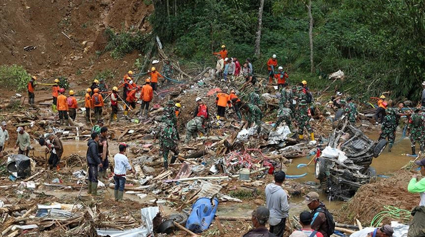 Число погибших в результате оползней в Индонезии достигло 25 человек