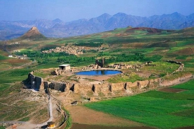 Капля яда в стакане нектара