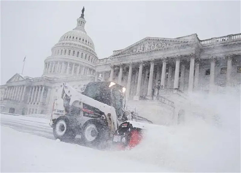 В США оценили экономический ущерб от снежной бури в $115 млрд