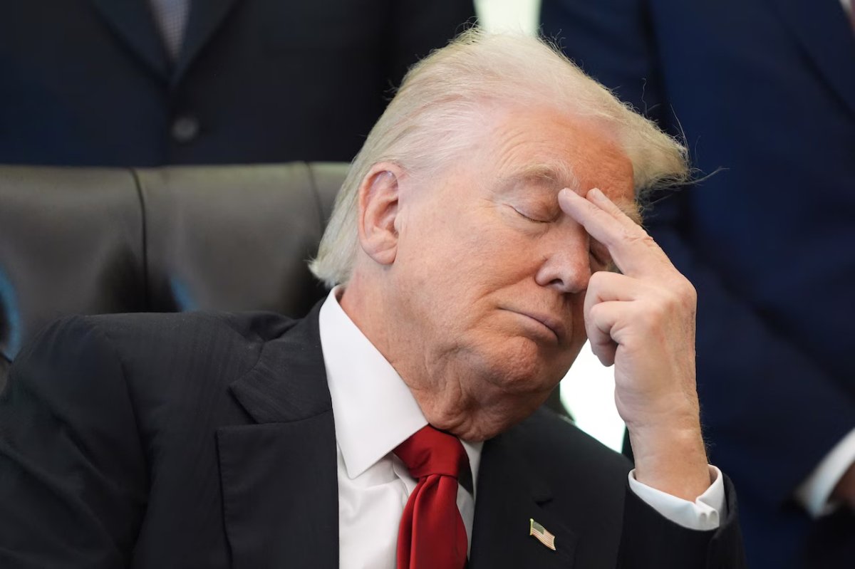 Рейтинг Трампа обвалился