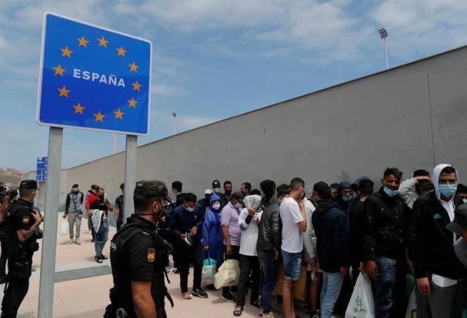 Испания планирует легализовать статус до полумиллиона мигрантов