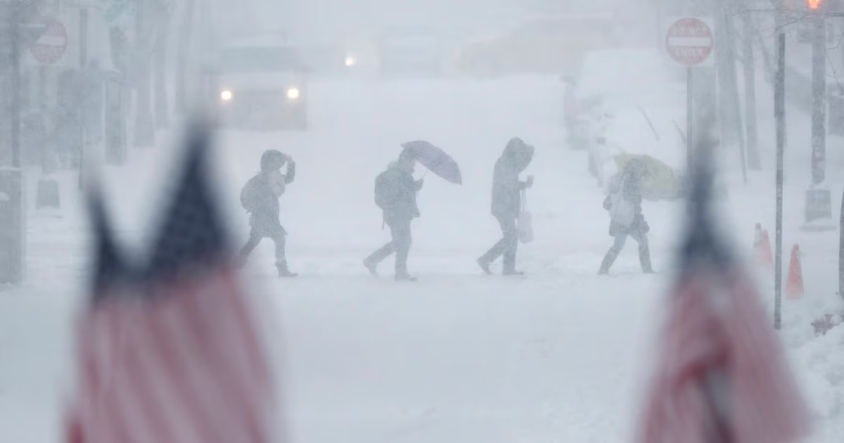 СМИ: Число жертв последствий снежной бури в США возросло до 73