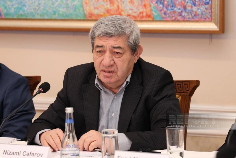 Низами Джафаров: Писатель не должен продавать свою книгу на улице