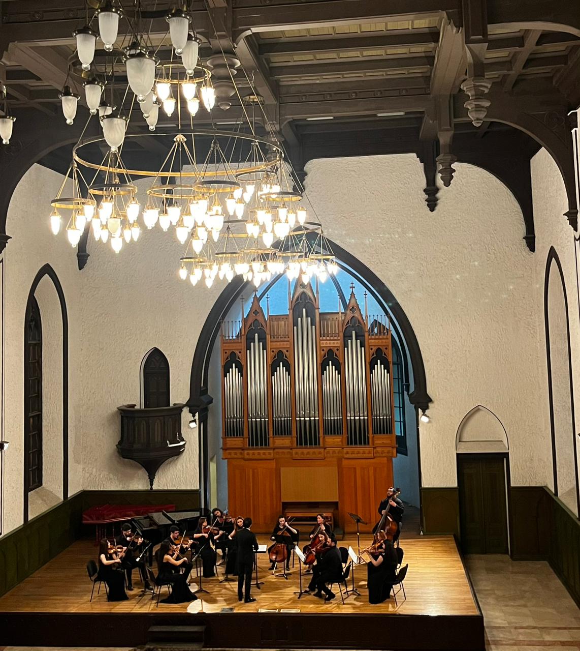 Струны оживают в Кирхе