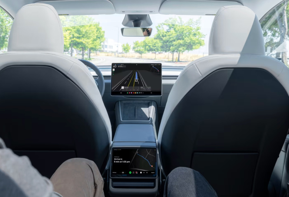 Роботакси Tesla попадают в аварии в девять раз чаще, чем обычные машины с водителем