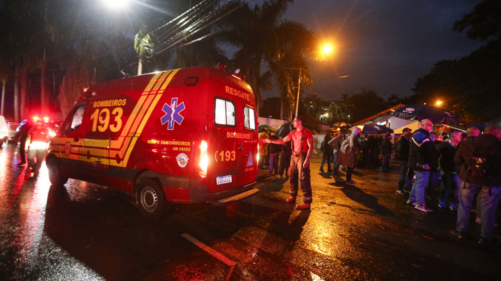 Daily Mail: в Бразилии 13-летний подросток погиб после нападения акулы