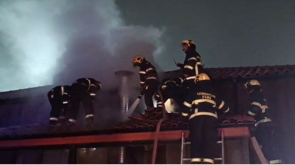 В Баку произошёл пожар в ресторане