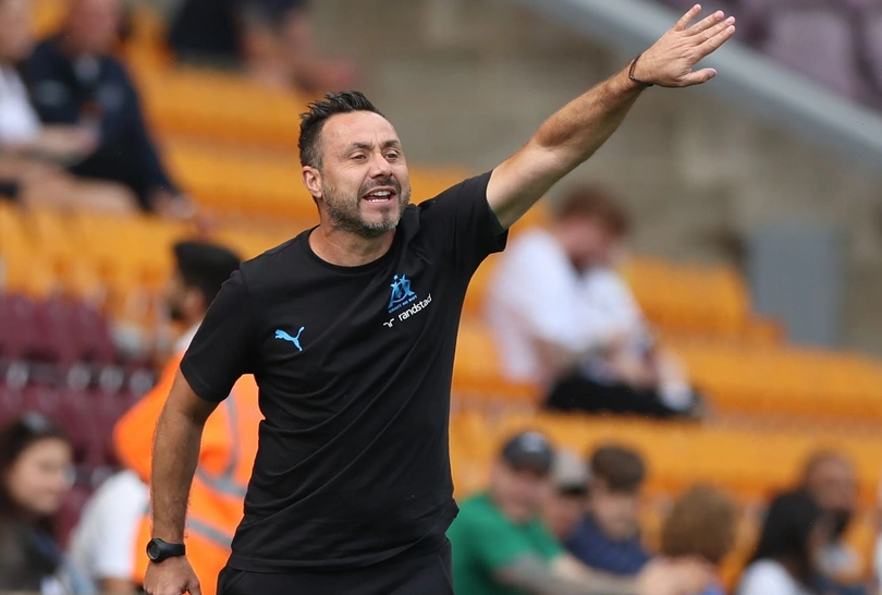 Итальянский клуб может назначить Де Дзерби главным тренером