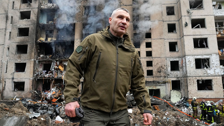 Кличко призвал жителей Киева запастись продуктами и лекарствами