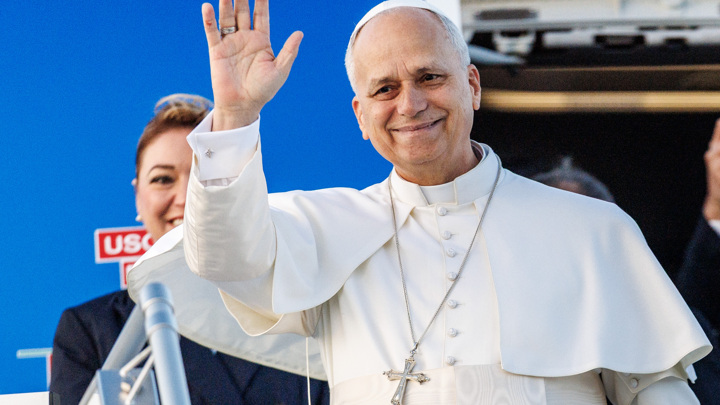 Папа Римский переедет в мансарду Апостольского дворца со спортзалом