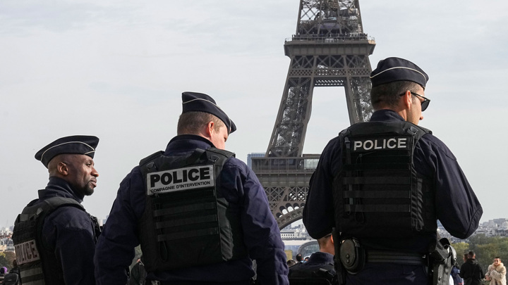 CNews: полицейские во Франции выйдут на митинги из-за ухудшения условий труда