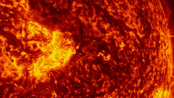 ИКИ РАН: лунной миссии NASA "Артемида-2" угрожает активность на Солнце