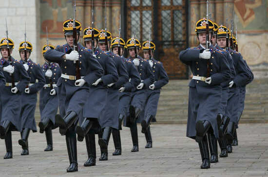 Зарубин показал разминку Президентского полка во время мероприятий в Кремле