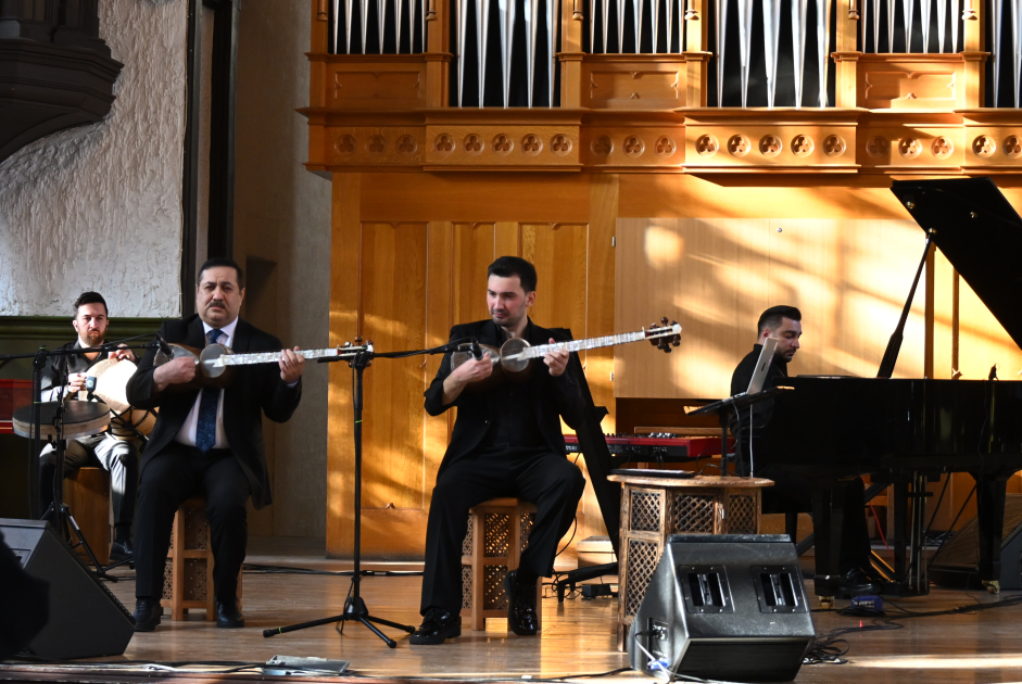 В Баку представлен новый музыкальный проект &laquo;Диалог поколений&raquo;