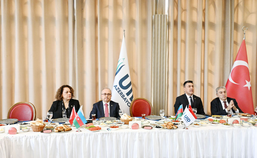 В Баку прошла встреча, посвященная азербайджано-турецкому единству