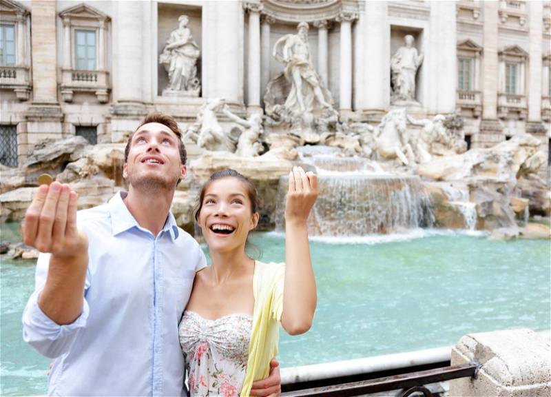 В Риме введена плата за возможность бросить монету в фонтан Треви