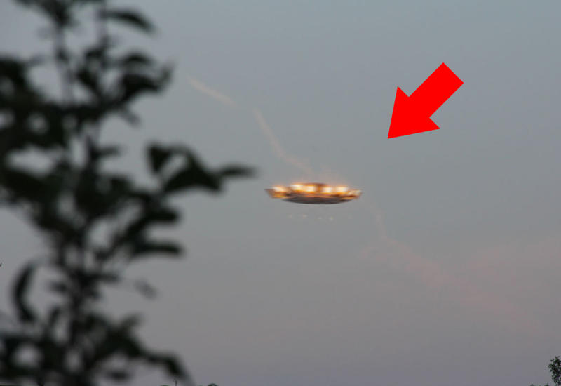 Загадочный сферический объект в небе над Колумбией