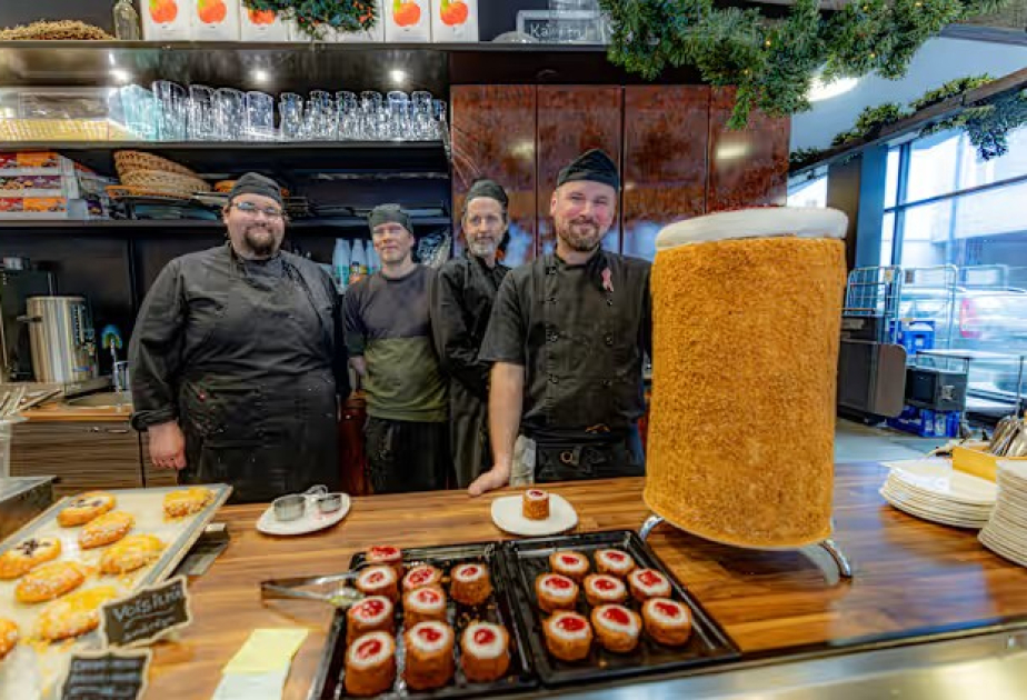 В Финляндии испечен самый большой в мире торт &laquo;Рунеберг&raquo;