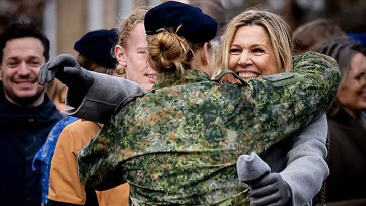 54-летняя королева Нидерландов Максима пойдет на военную службу
