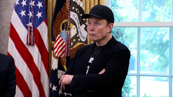 Forbes: Илон Маск стал первым человеком в истории с состоянием более $800 млрд