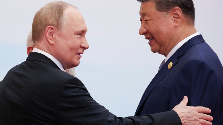 Путин принял приглашение Си Цзиньпина посетить Китай