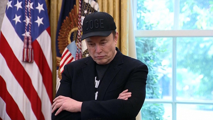 Илон Маск назвал премьера Испании тираном и предателем