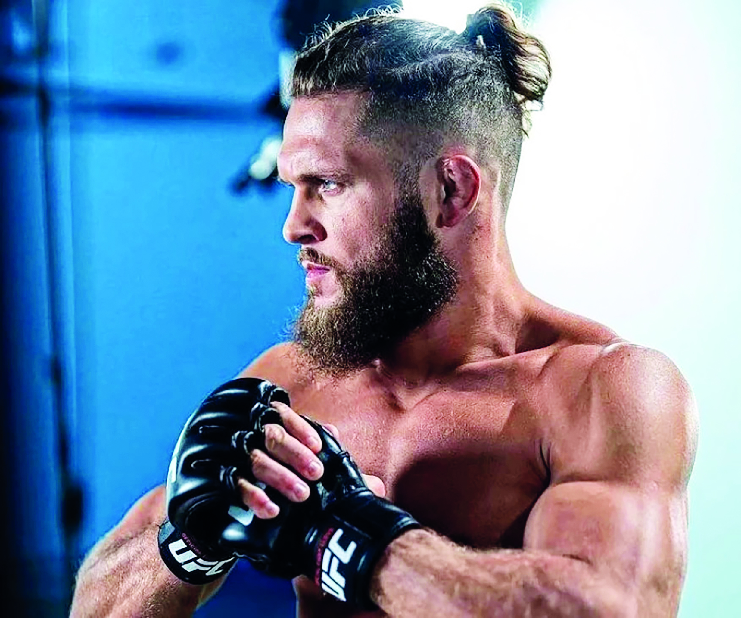 Физиев выбыл из топ-10 UFC