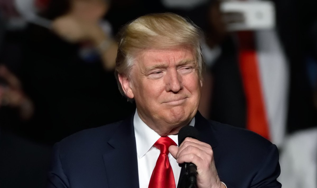 CNN: Трамп хочет переименовать в свою честь вокзал и аэропорт