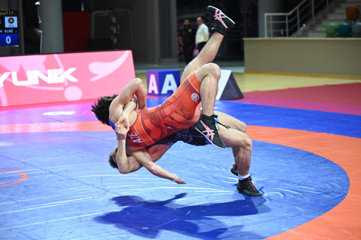 Борьба в разгаре