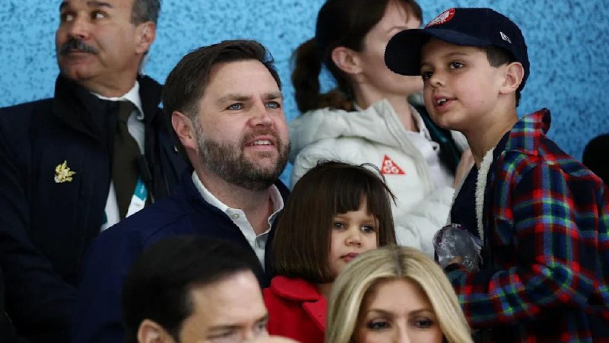 Вэнс прибыл на Олимпиаду