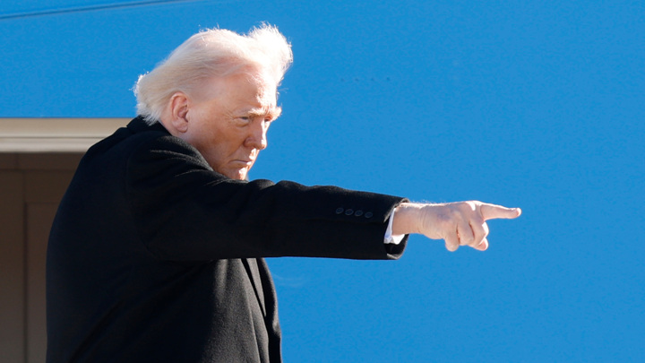 Трамп хочет переименовать в свою честь вокзал и аэропорт в штатах демократов