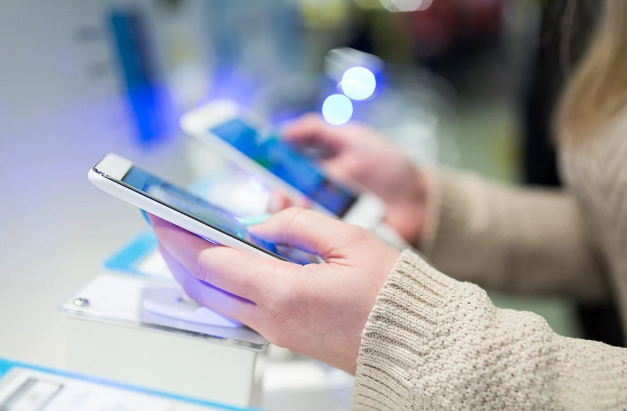 Выросла себестоимость мобильных телефонов, импортируемых в Азербайджан