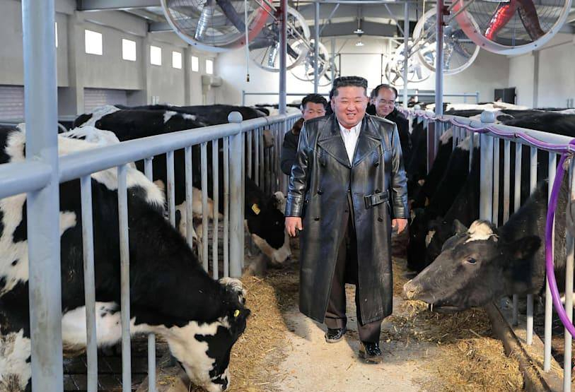 Ким Чен Ын обвинил чиновников в &laquo;пустословии&raquo;