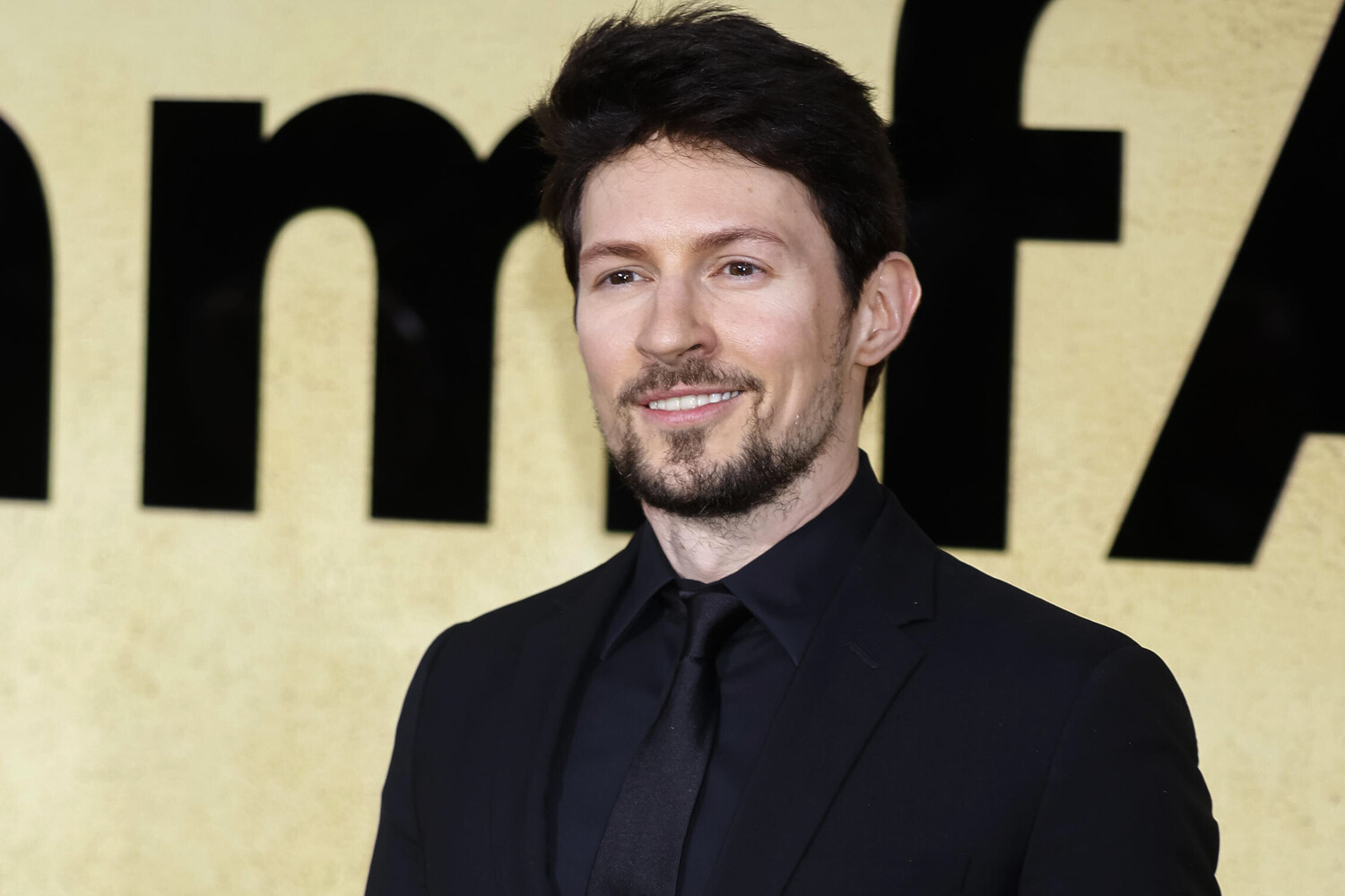 Дуров высказался об идее запрета соцсетей для детей