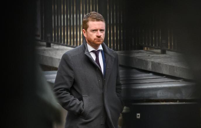 Глава аппарата премьера Британии подал в отставку на фоне скандала вокруг дела Эпштейна